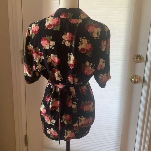 Vintage floral blouse with adjustable waist cinching ties - Picture 4 of 6
